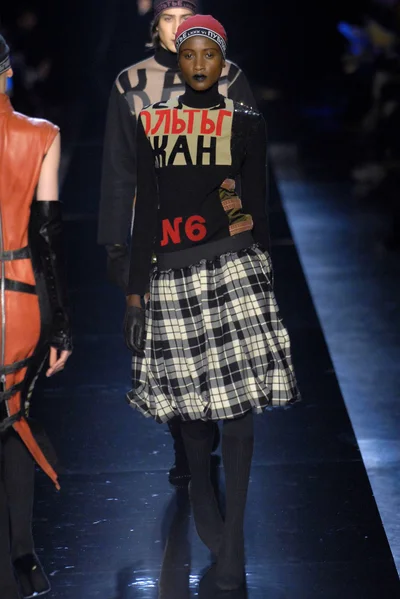 Look 14